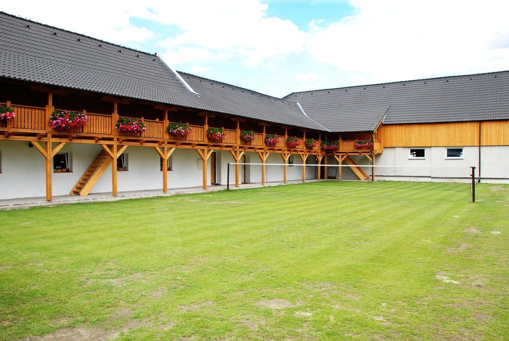 Hotel Statek 3 - Wellness&Spa Hluboká nad Vltavou Zewnętrze zdjęcie